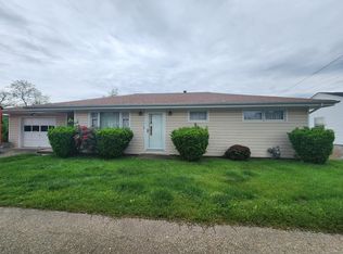 717 Hillcrest Ln, Glen Dale, WV 26038