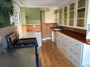 8 N Jacobs Ave, Camden, ME 04843