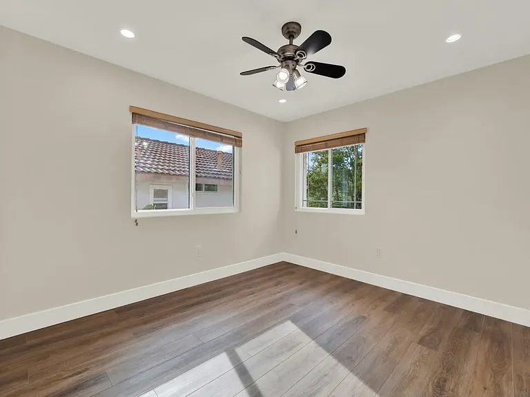 9395 Pipilo St — Photo 3