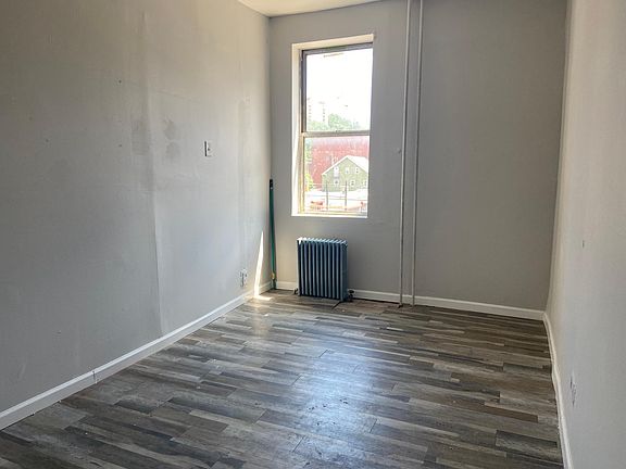 3rd image of 271 New Main St #2B