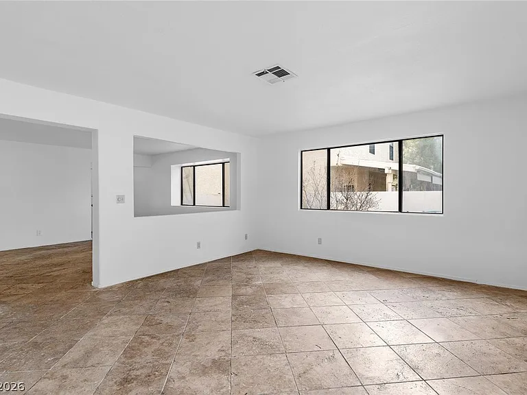 2809 Swallow Point Cir — Photo 11
