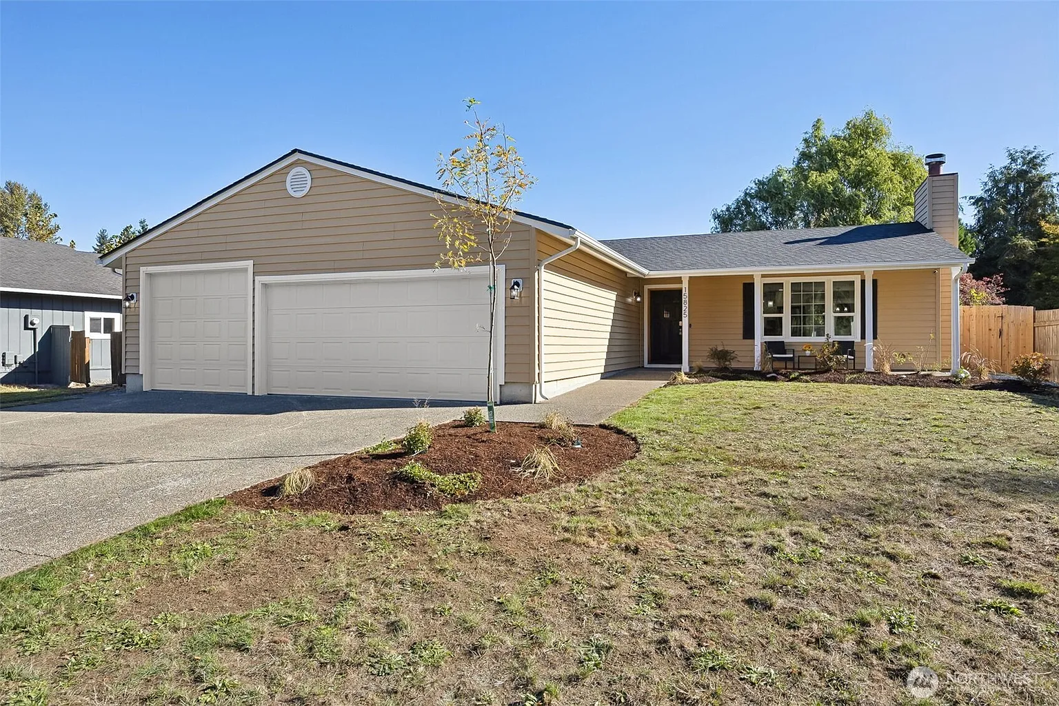 15825 120th Avenue E photo 1