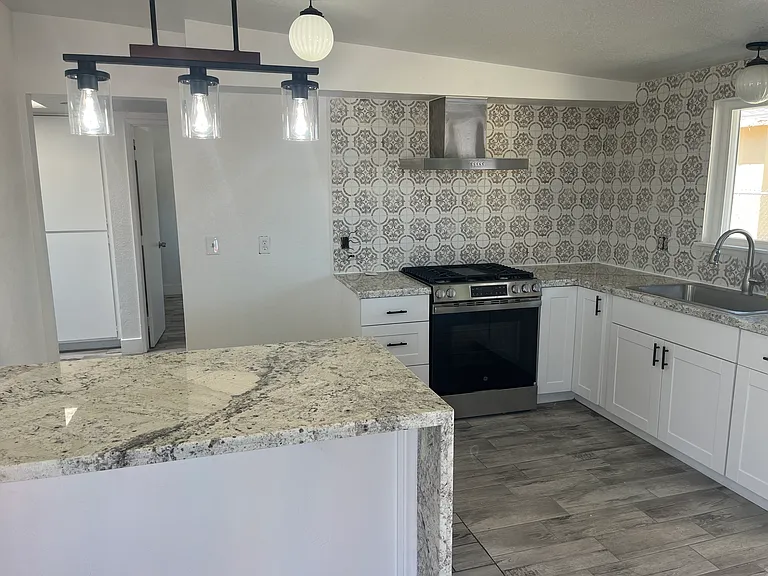 6558 Tamarisk Ave — Photo 4