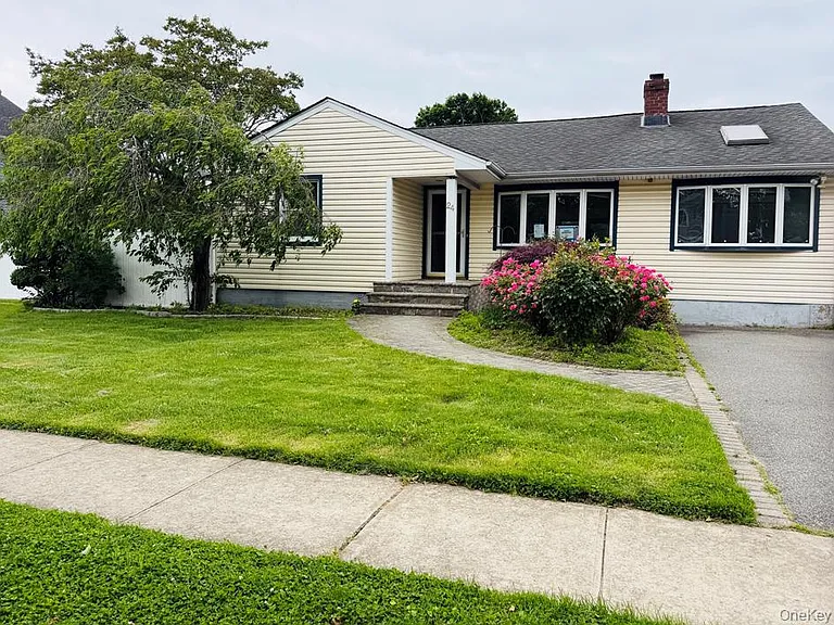 24 Elderberry Rd — Photo 1