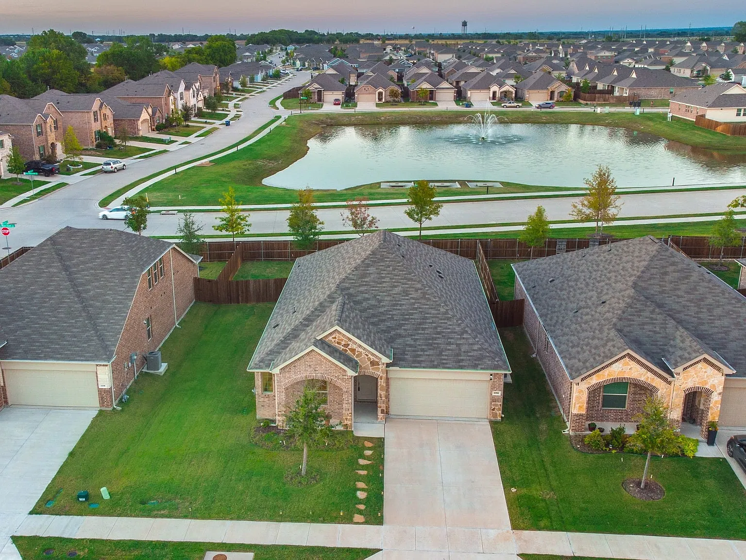 4 bed, 2.0 bath, 1987 sqft, $2,500 — Photo 4