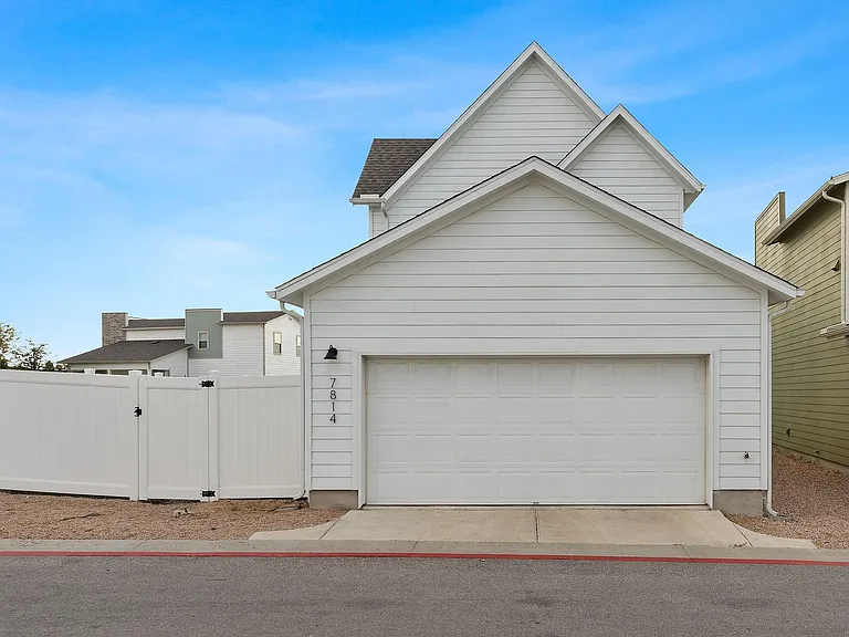 7814 Wilfred Dr — Photo 24
