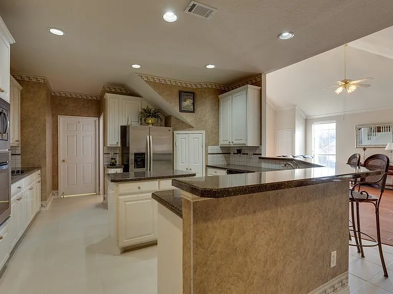 801 Steeps Ct — Photo 14
