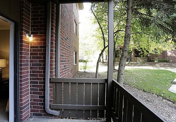 5th image of 1350 Brook St APT F