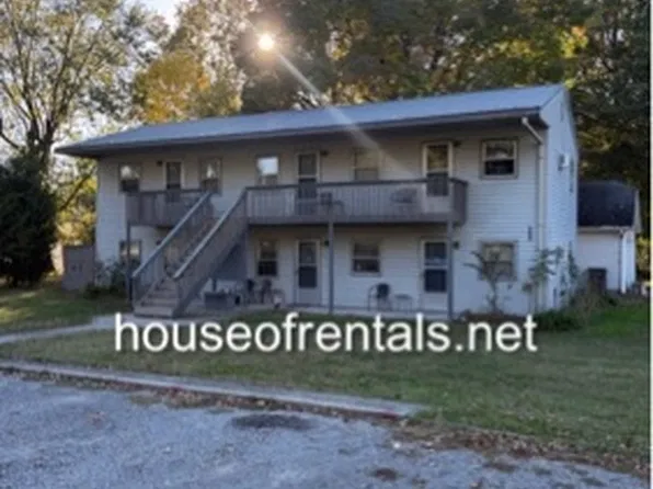 209 W Grand Ave, Carterville, IL 62918