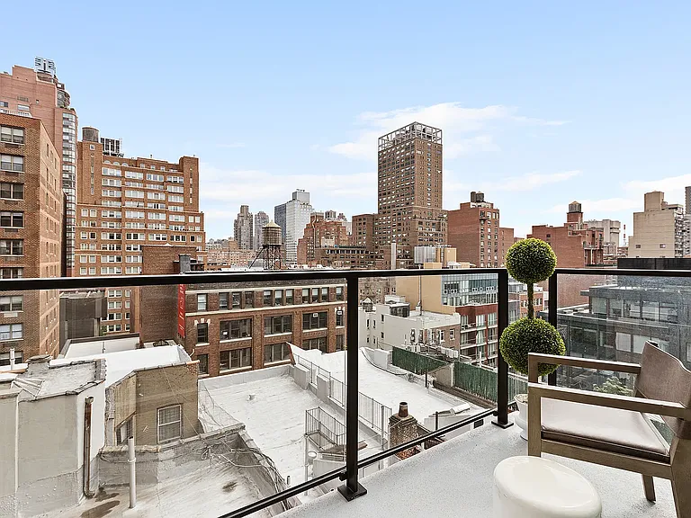 305 E 61st St #804 — Photo 3