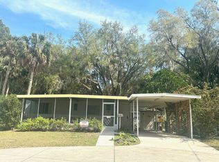 118 Irwin Dr, Tavares, FL 32778