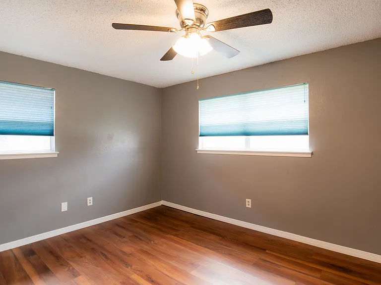1633 Stull Dr — Photo 6