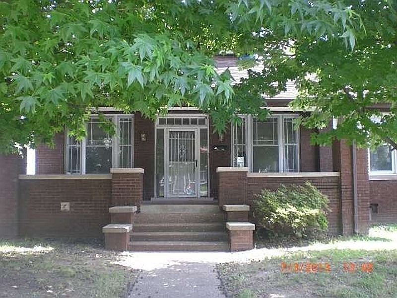 1st image of 1009 E Blackford Ave