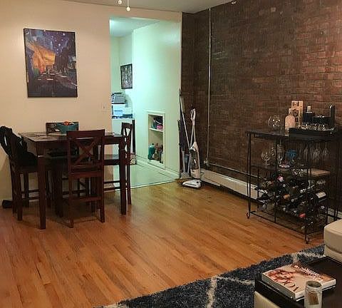 2nd image of 252 10th Ave Frnt 1