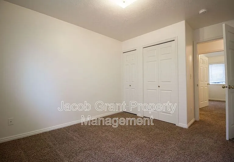 3560 Deloy Dr #3 — Photo 5