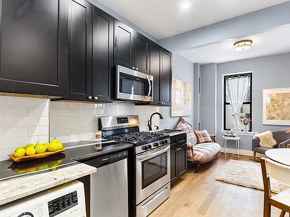 2nd image of 408 Saint Johns Pl APT 5E