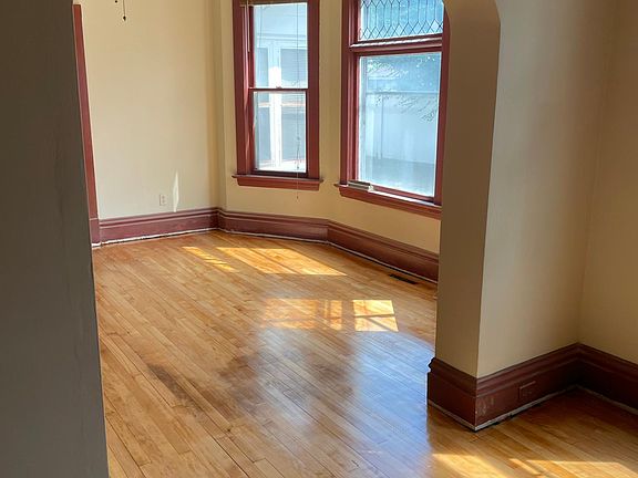 2nd image of 2653 Marshall St NE