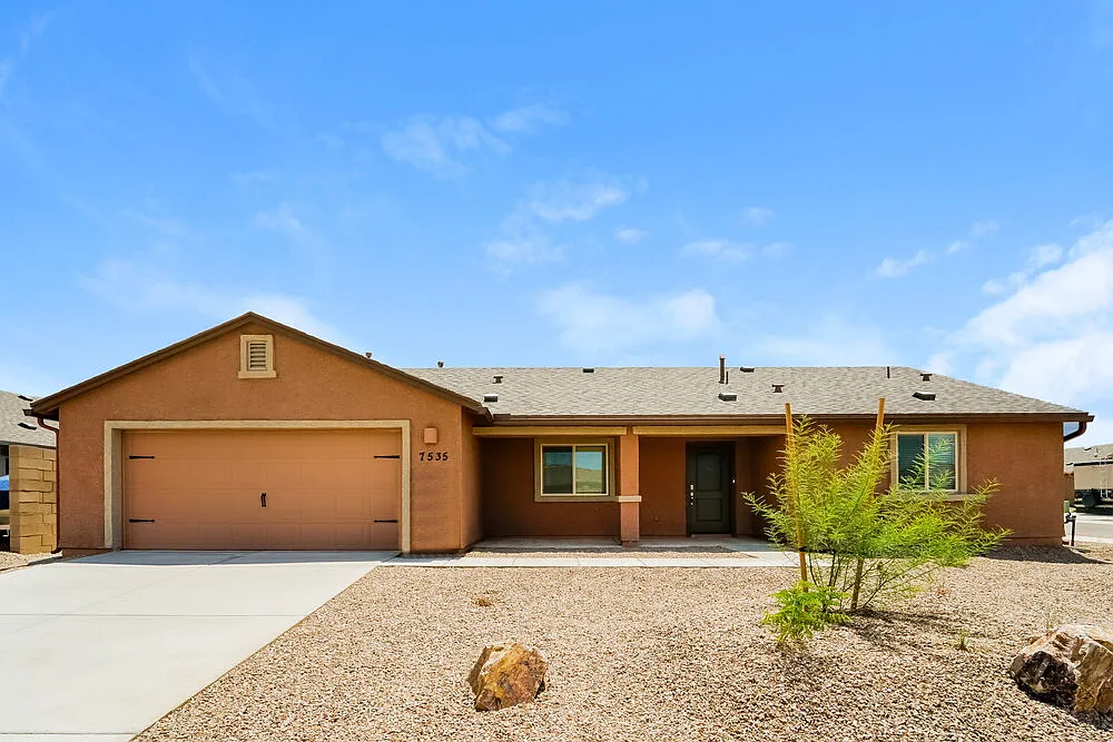 3 bed, 2.0 bath, 1531 sqft, $1,895 — Photo 1
