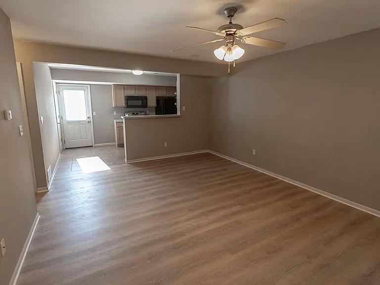 4013 Snowy Owl Dr — Photo 4
