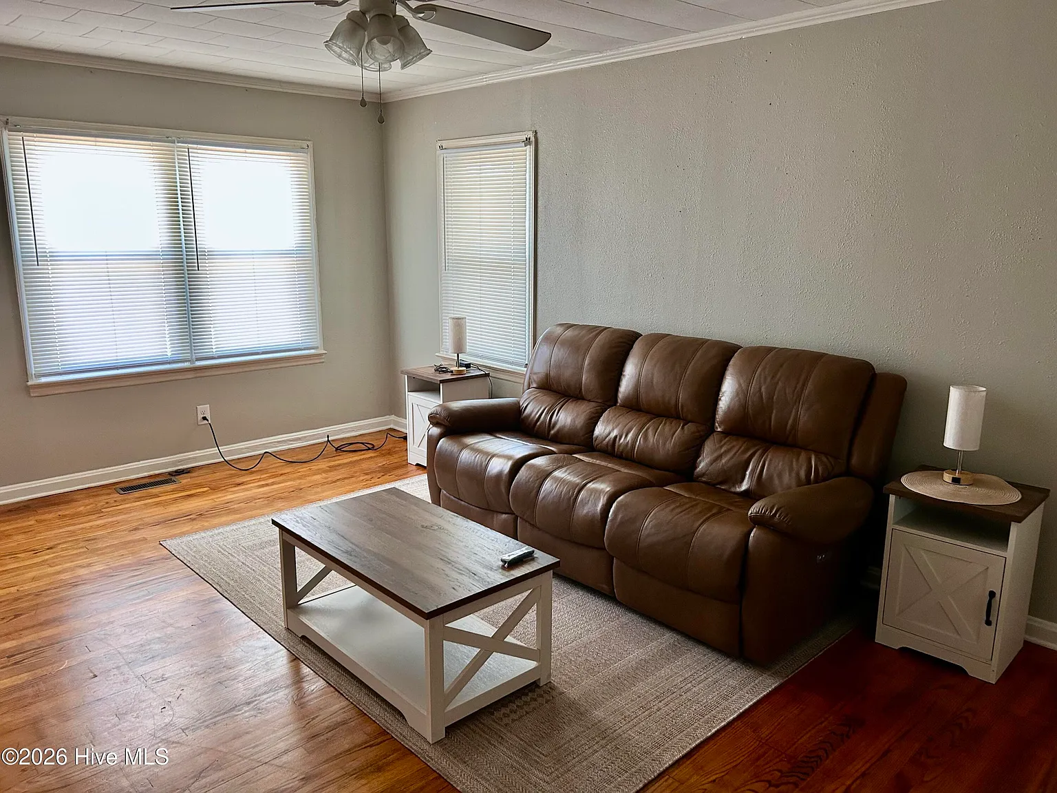 2 bed, 1.0 bath, $2,200 — Photo 3