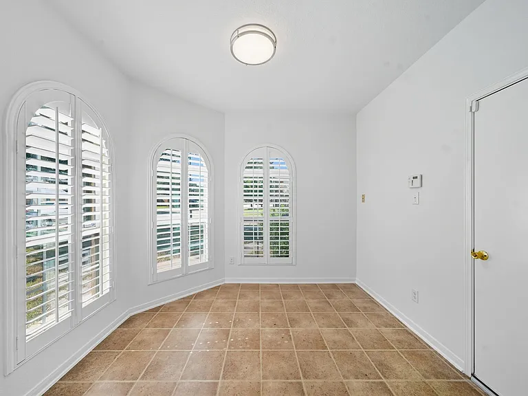 14730 Fir Knoll Way — Photo 16