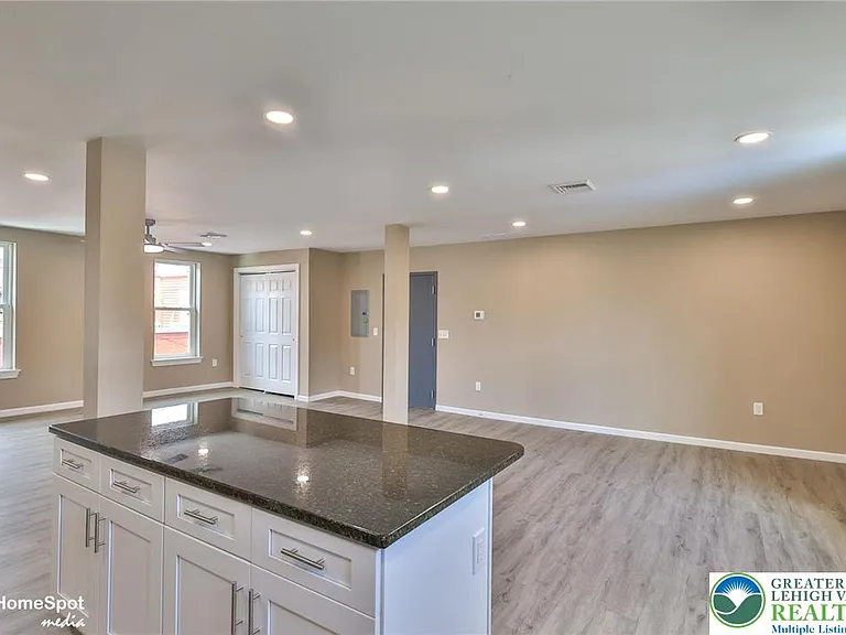 1210 W Turner St #2 — Photo 6