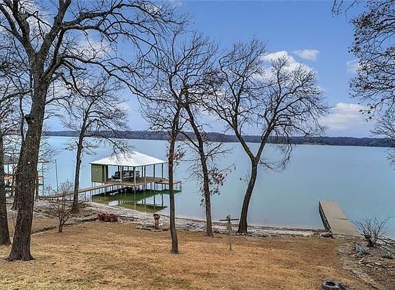 2nd image of 303 Shoreline Dr