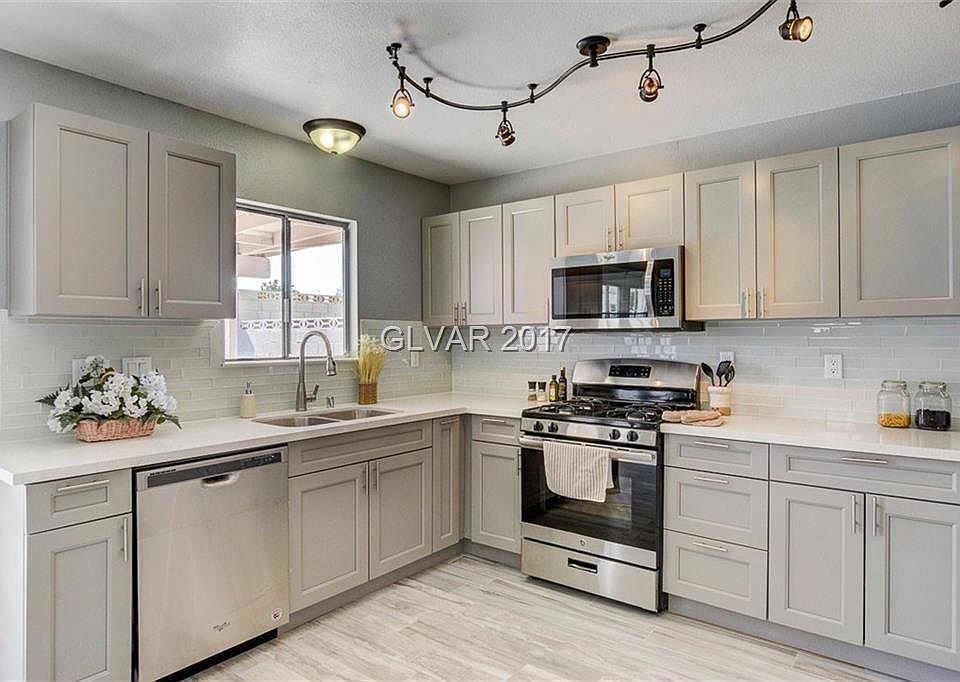 1st image of 4004 Mira Ln