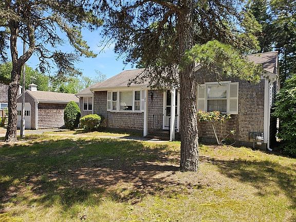 2nd image of 26 Pine Tree Rd