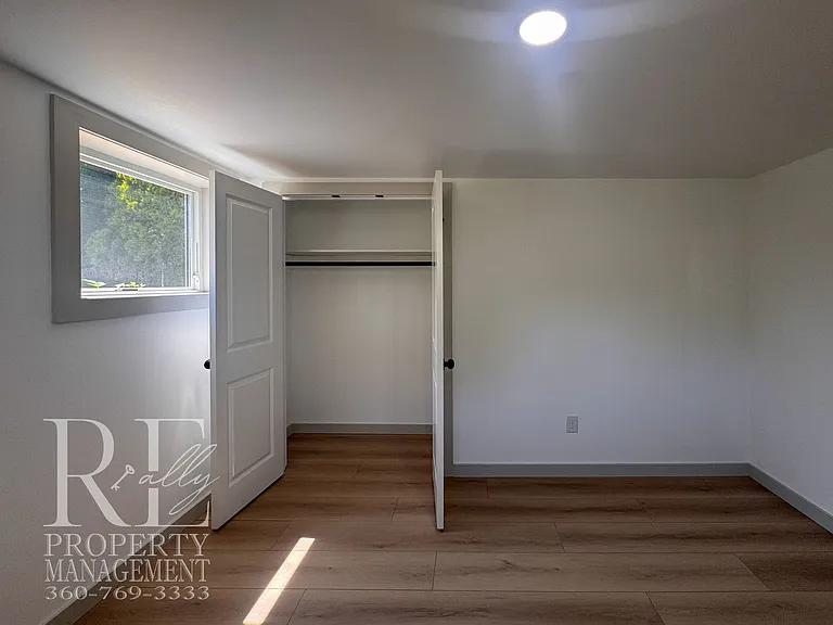 1005 Sidney Ave — Photo 32
