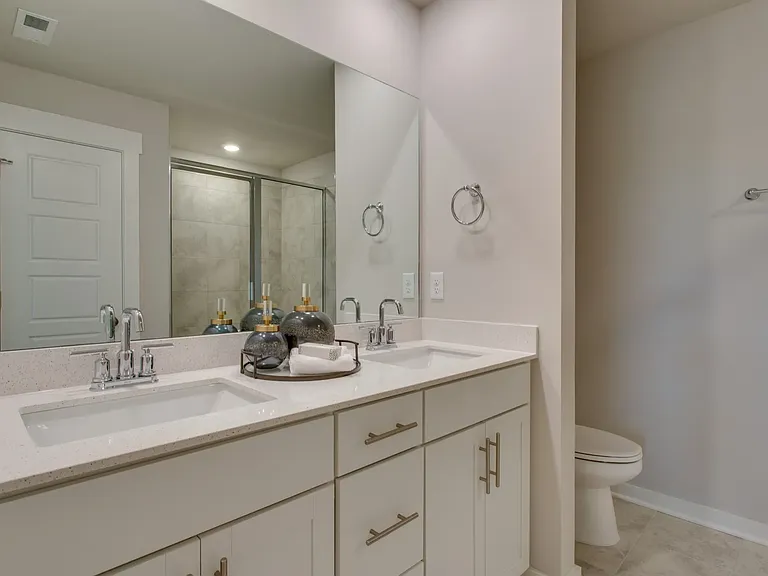 2710 Fordham St — Photo 7