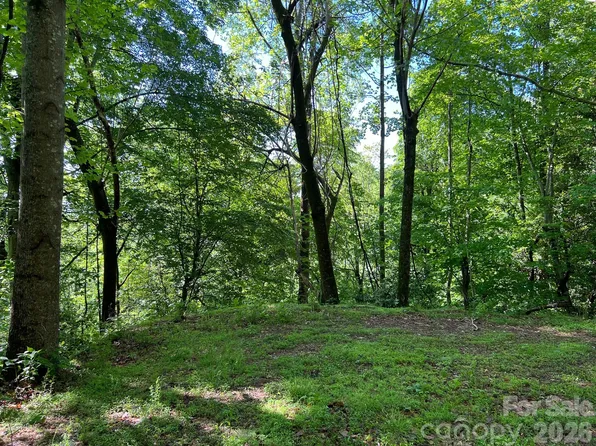 Valley Dr, Lenoir, NC 28645