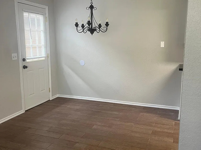 305 Belmont Dr — Photo 10