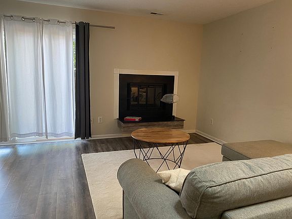 3rd image of 4488 Silverleaf Dr