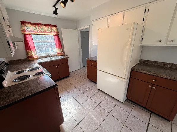 5100 Ecker Pl #3, Coloma, MI 49038