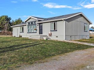 914 Sharon St, Oak Harbor, WA 98277