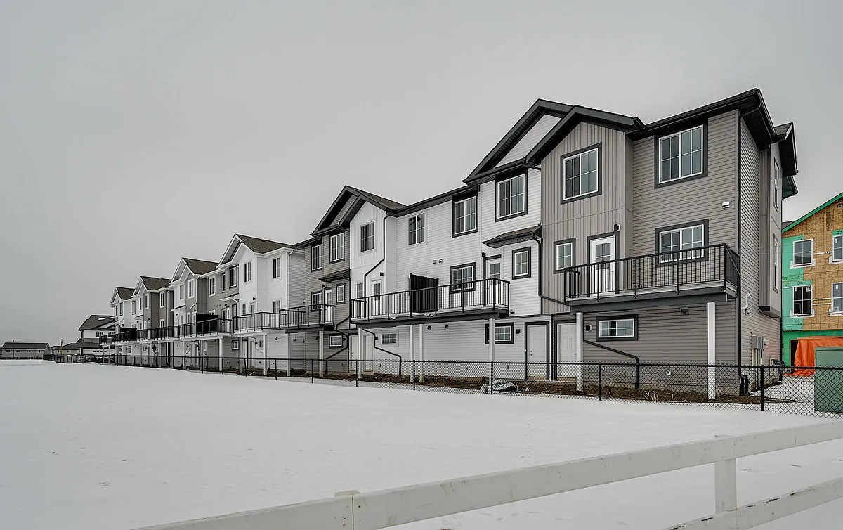 Building Photo - 2610 Maple Way NW
