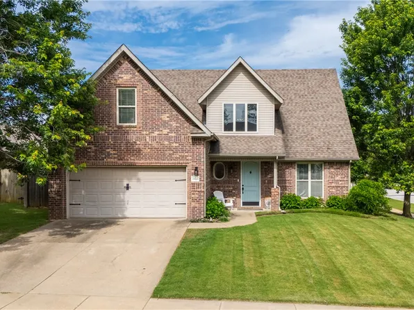 2433 N Hidden Creek Dr, Fayetteville, AR 72704