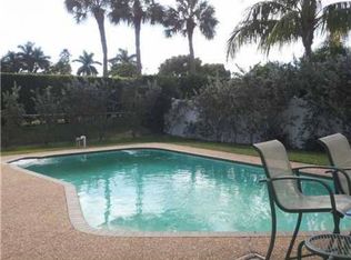 9637 Richmond Cir, Boca Raton, FL 33434