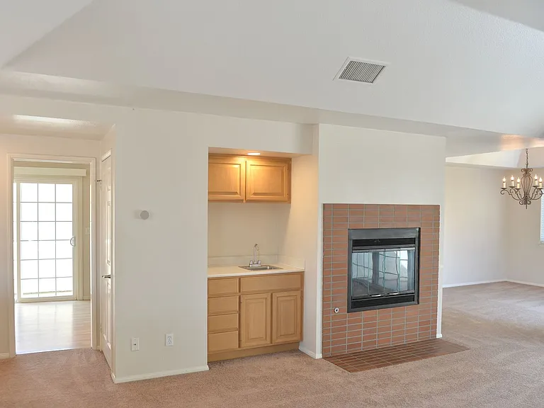37 Port Royale Rd — Photo 5