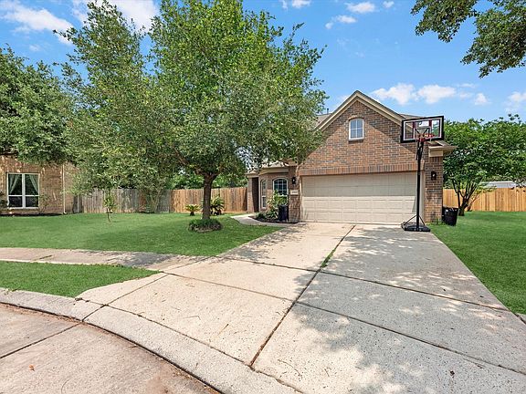 3rd image of 22422 Lamaster Ln