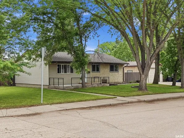 502 X AVENUE N, Saskatoon, SK S7L 3K2