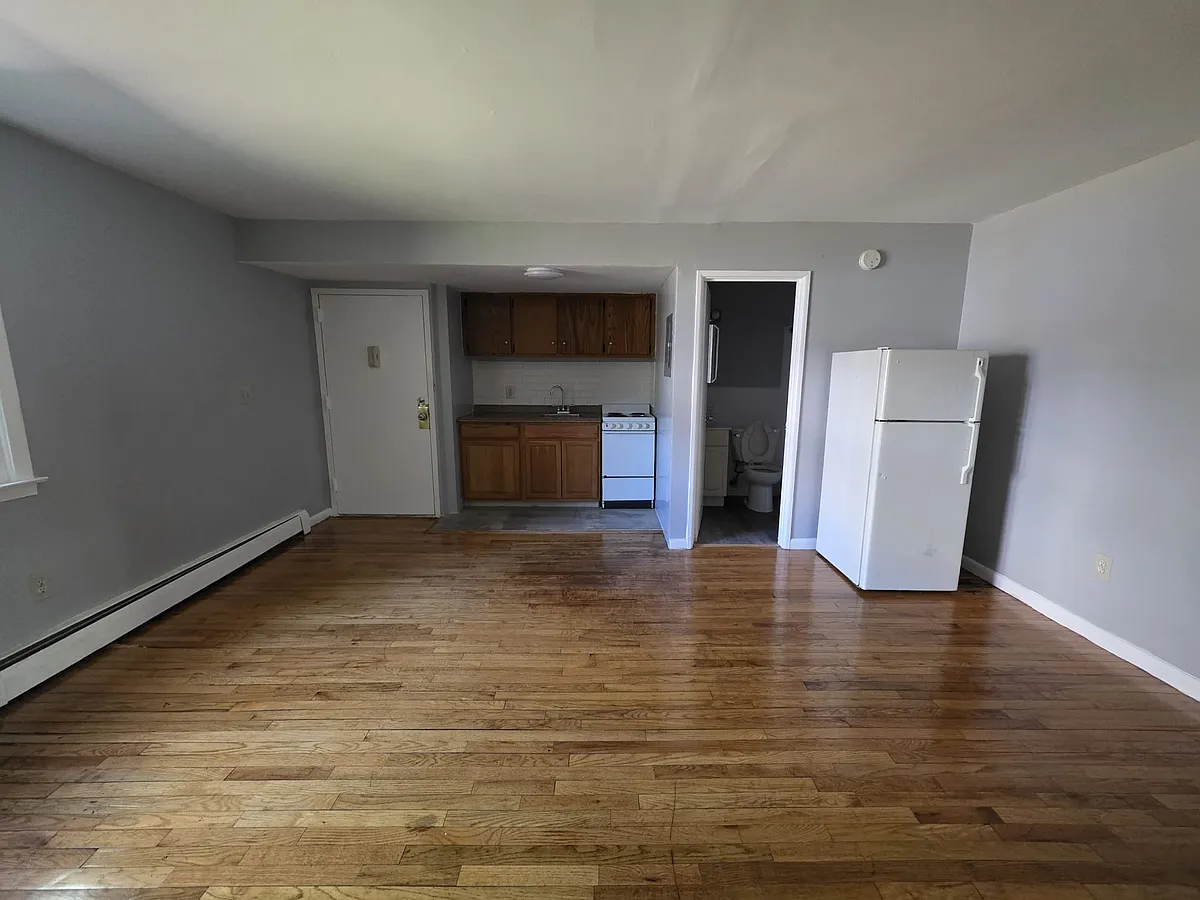 Building Photo - 846 Wood Ave #B1