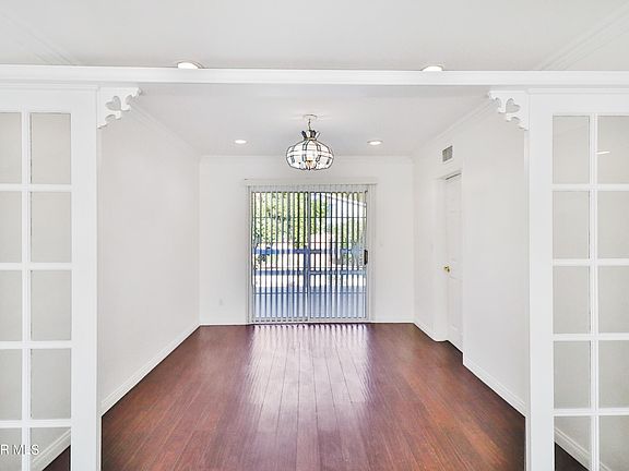 5th image of 20215 Leadwell St