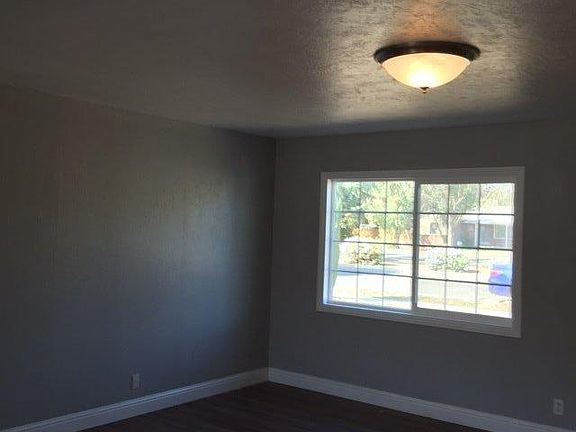 3rd image of 4924 E McKenzie Ave