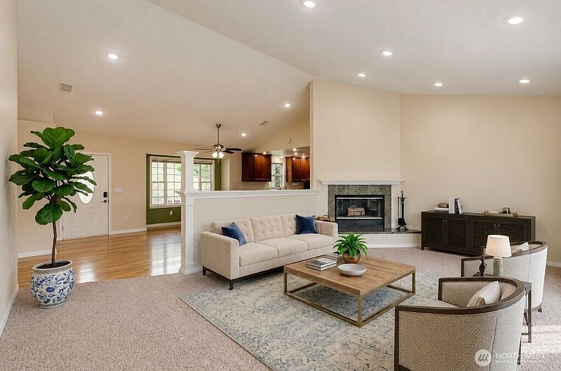 4th image of 351 Butte Hill Road