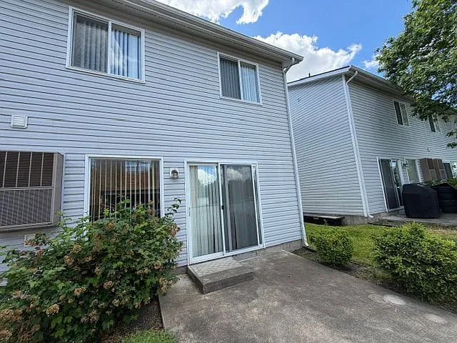233 E Shelby Ln — Photo 23