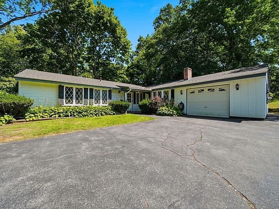 4th image of 34 Cornell Rd