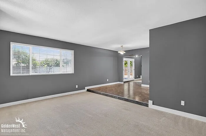 2615 W Straford Dr — Photo 4