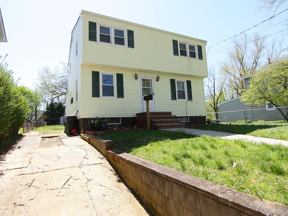 1st image of 52 1/2 Monmouth Ave
